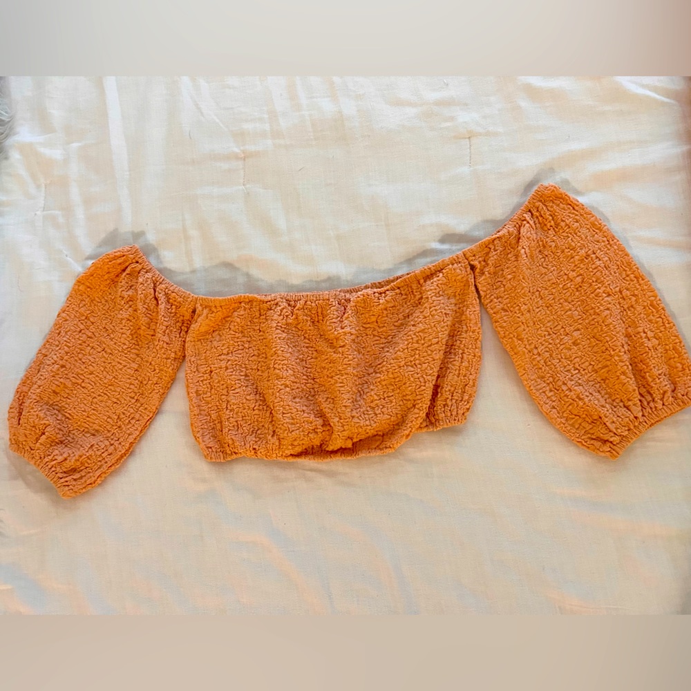 Le Lis Cinched Off The Shoulder Crop Top